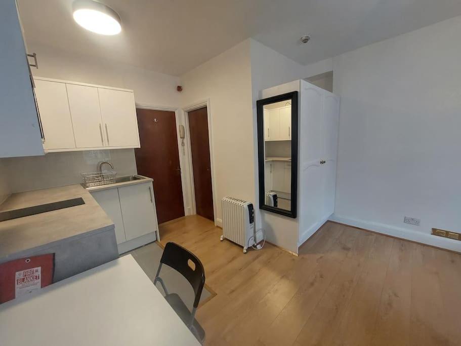 Newly Refurbished Studio Londýn Exteriér fotografie
